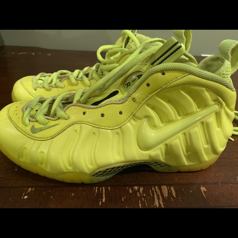 Used Men’s Foamposites Volt size 9.5